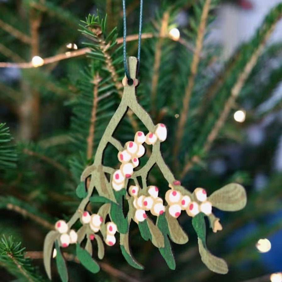 Growurban Wooden Mistletoe Tree Decoration | Christmas Decorations